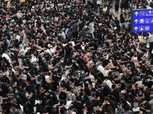 Voos so cancelados no Aeroporto de Hong Kong no 4 dia de protestos