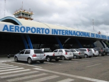 Passageiros passam 5 horas dentro de avião em Manaus após mau tempo desviar voo que seguia para RR