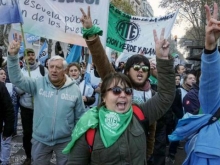Trabalhadores argentinos entram em greve contra política do governo Macri